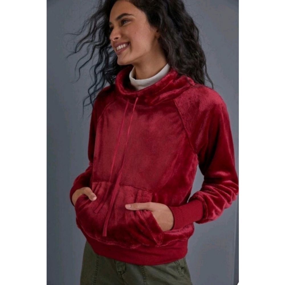 NWT Anthropologie Mairead Mock Neck Furry Velour Pullover Size M
